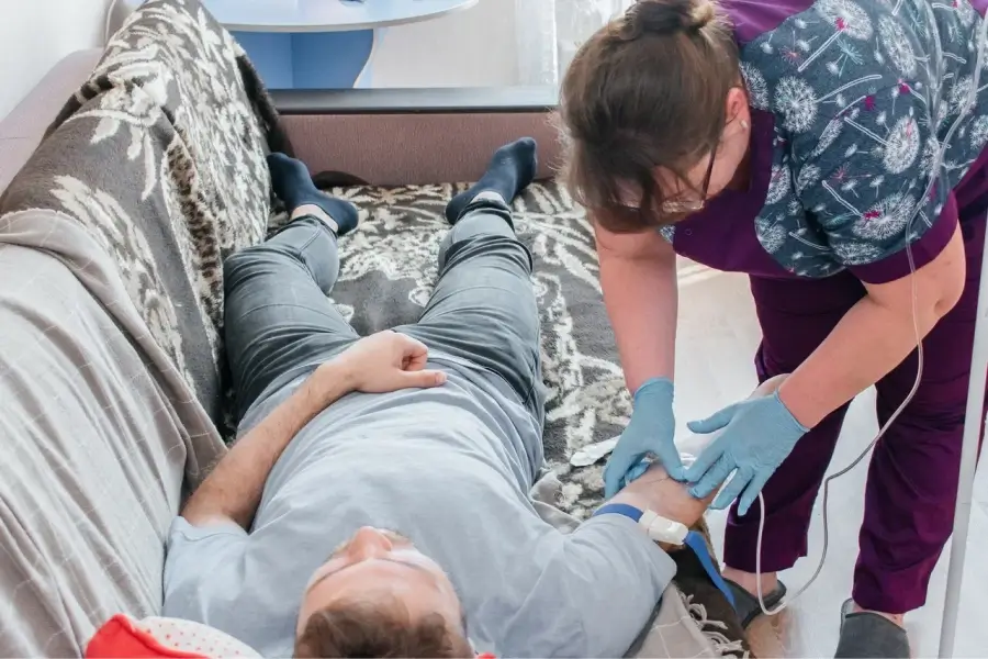 Срочный вывод из запоя в Новомихайловском: быстро, недорого